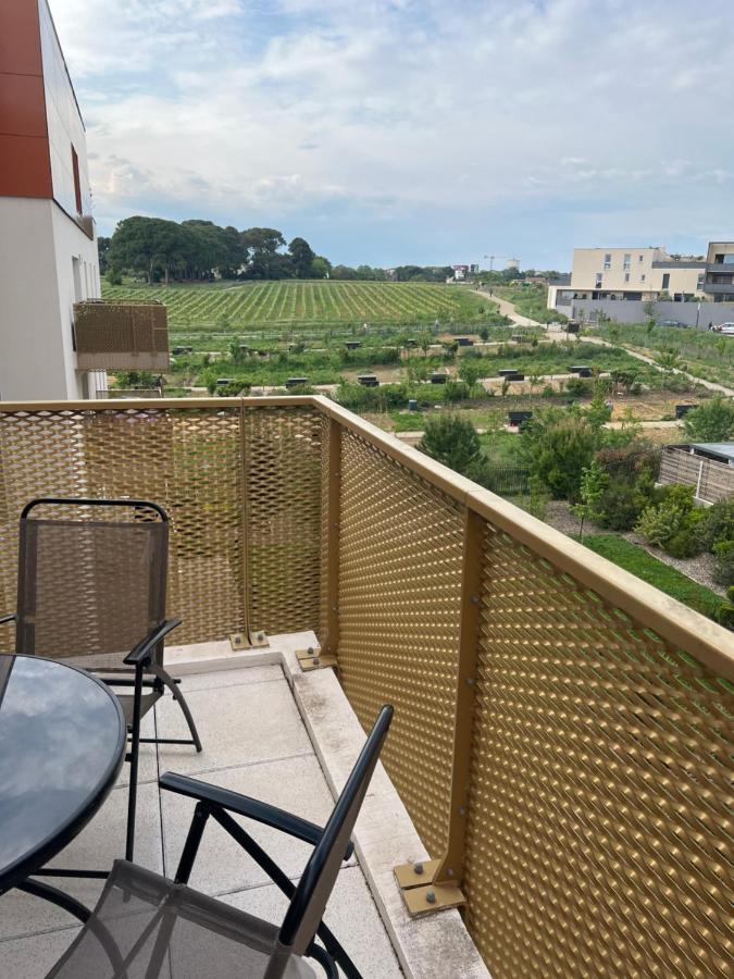 Neuve Le K 10 Mn Gare, Parking , Tram Montpellier